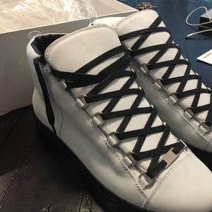 Balenciagas Suede Sneakers